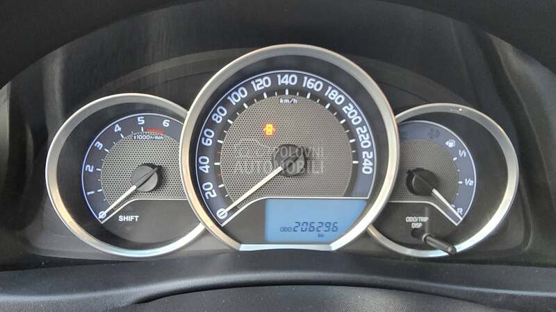 Toyota Auris 1.4 D-4D N A V