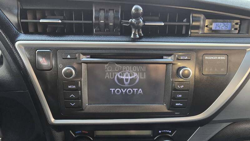 Toyota Auris 1.4 D-4D N A V