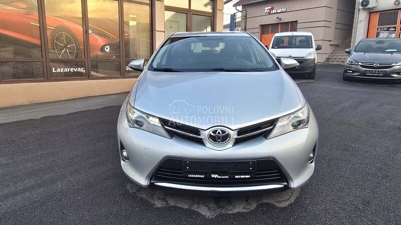 Toyota Auris 1.4 D-4D N A V