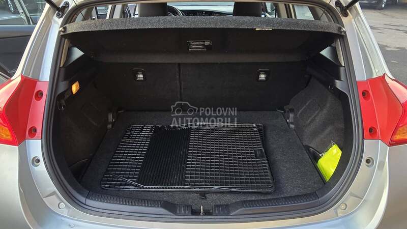 Toyota Auris 1.4 D-4D N A V