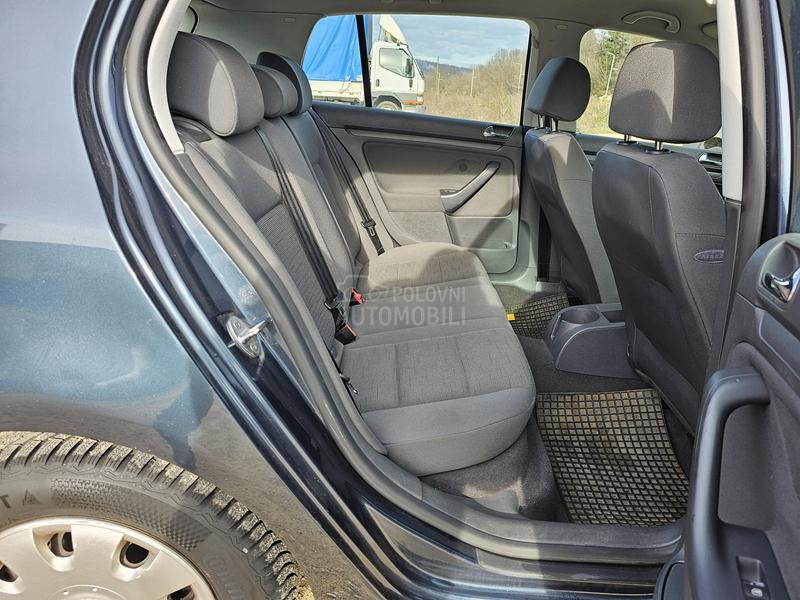 Volkswagen Golf 5 1,6  A.U.T.O.M.A.T