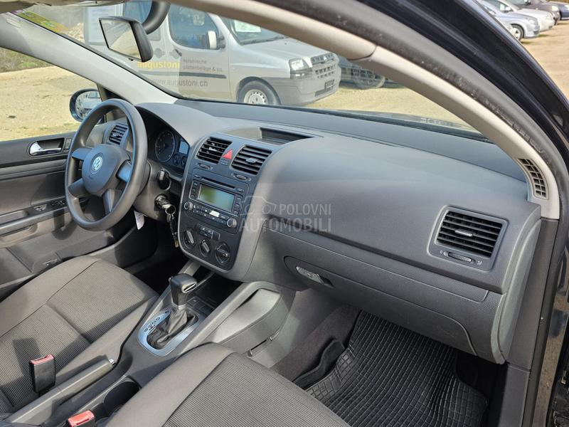 Volkswagen Golf 5 1,6  A.U.T.O.M.A.T