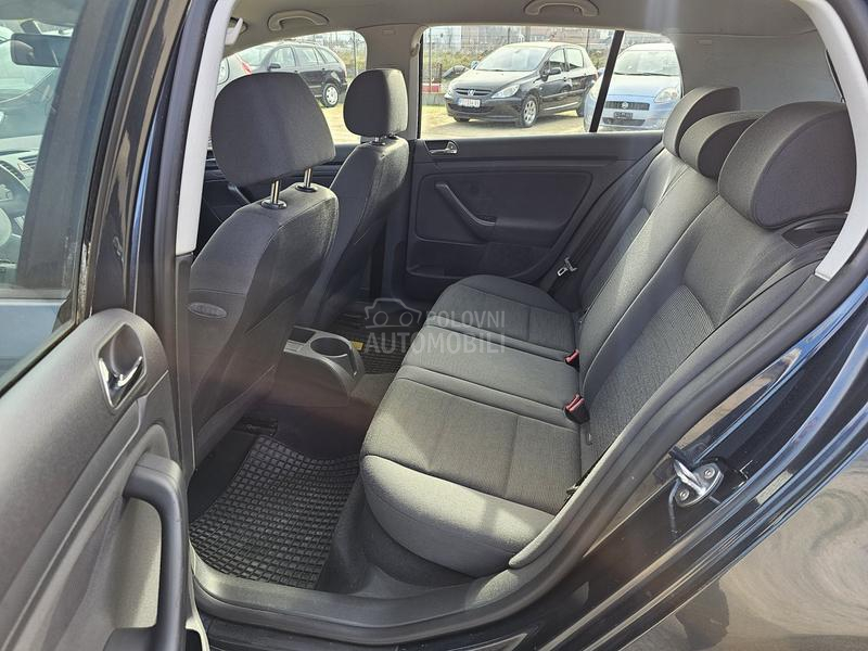 Volkswagen Golf 5 1,6  A.U.T.O.M.A.T