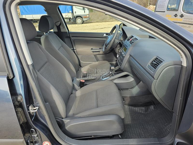 Volkswagen Golf 5 1,6  A.U.T.O.M.A.T