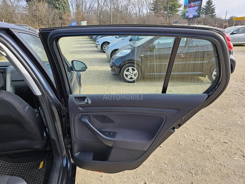 Volkswagen Golf 5 1,6  A.U.T.O.M.A.T