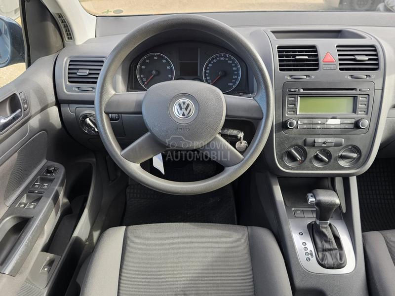 Volkswagen Golf 5 1,6  A.U.T.O.M.A.T