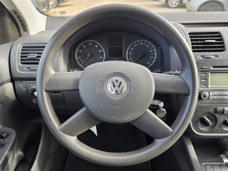 Volkswagen Golf 5 1,6  A.U.T.O.M.A.T