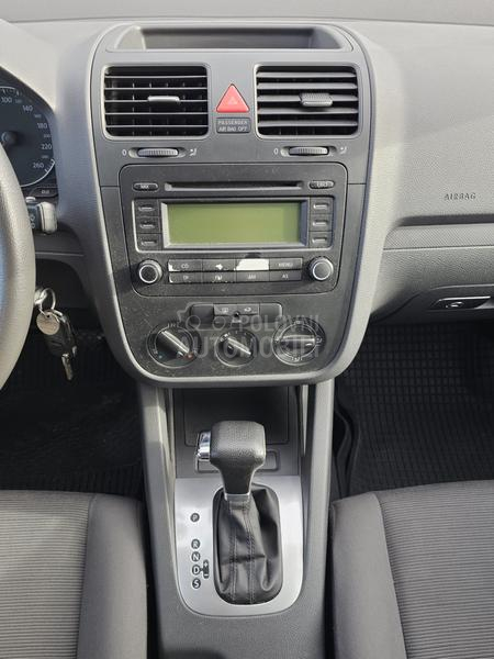 Volkswagen Golf 5 1,6  A.U.T.O.M.A.T