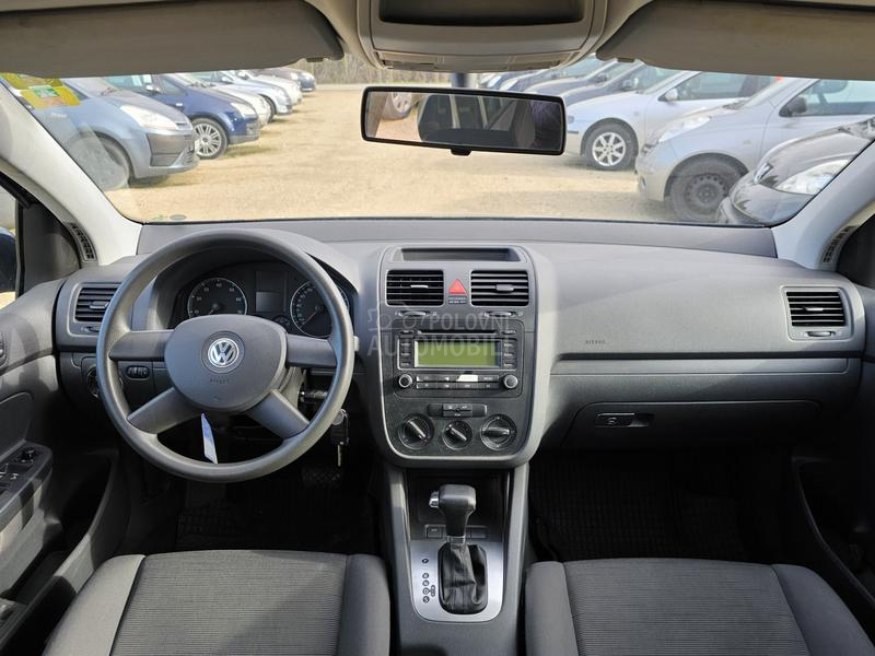 Volkswagen Golf 5 1,6  A.U.T.O.M.A.T