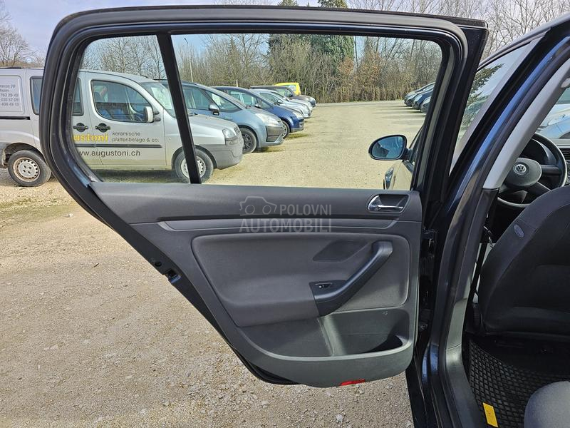 Volkswagen Golf 5 1,6  A.U.T.O.M.A.T