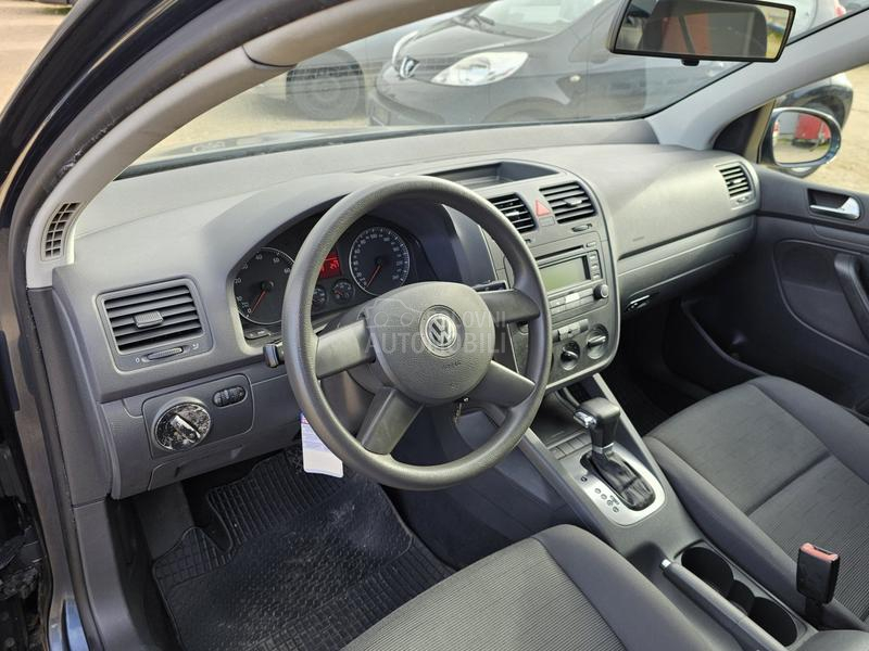 Volkswagen Golf 5 1,6  A.U.T.O.M.A.T