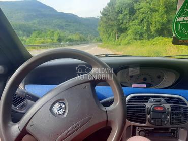 Lancia Ypsilon 1.2 8v