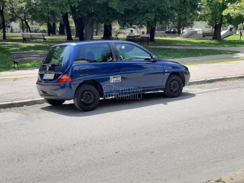 Lancia Ypsilon 1.2 8v