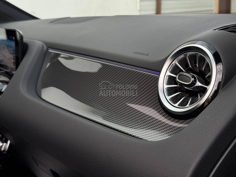 Mercedes Benz GLA 200 2.0D/AMG/PANO/NOV