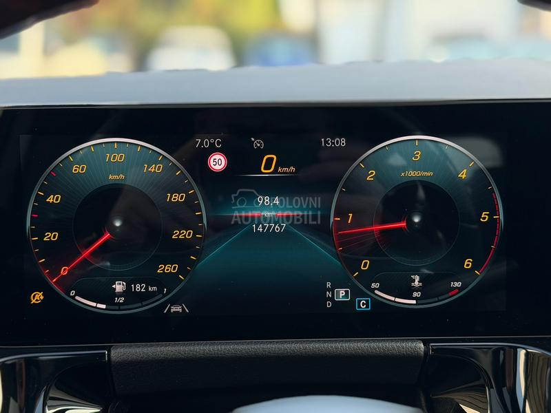 Mercedes Benz GLA 200 2.0D/AMG/PANO/NOV