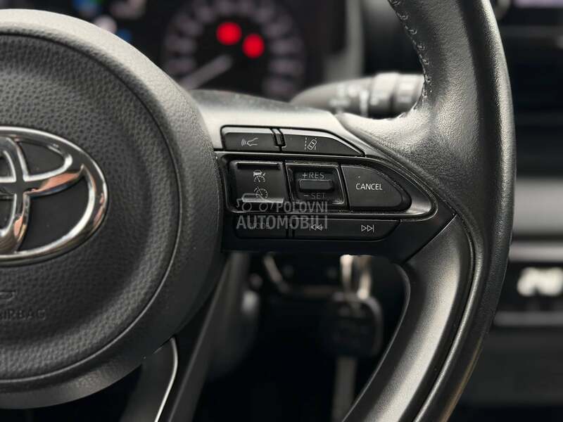 Toyota Yaris 1.5/Hibrid/Auto