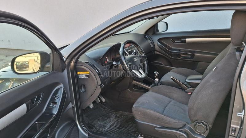 Kia cee`d 1.4 LX Fresh