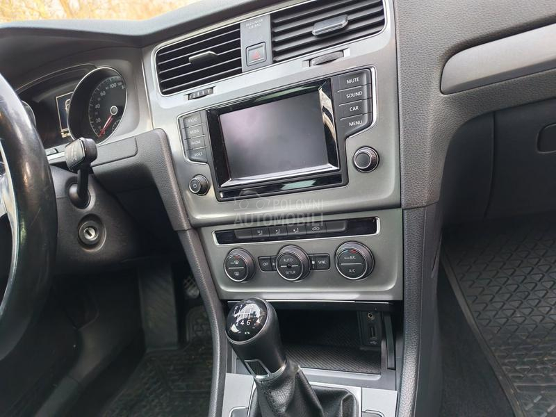 Volkswagen Golf 7 1.2b Nov