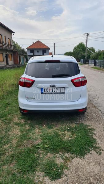 Ford C-Max titanium