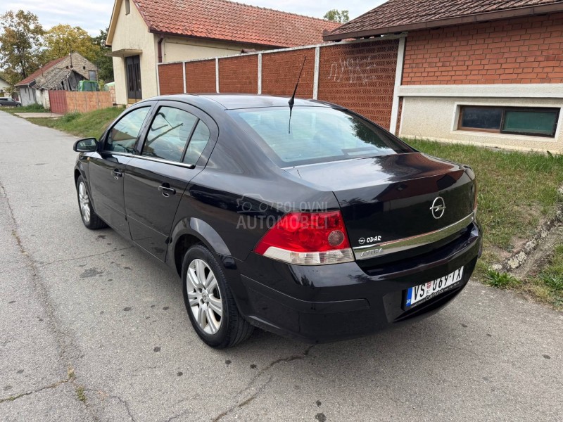 Opel Astra H 1,6b PREP0RUKA