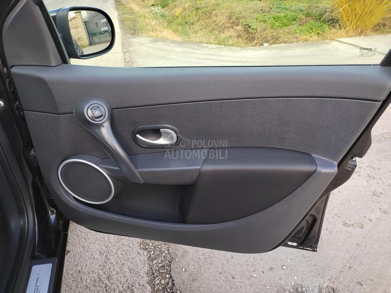 Renault Clio 1,2i 2010g /OČUVAN/