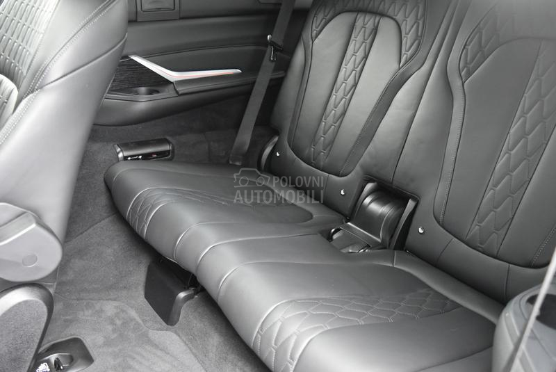 BMW X7 30d xDrive M paket