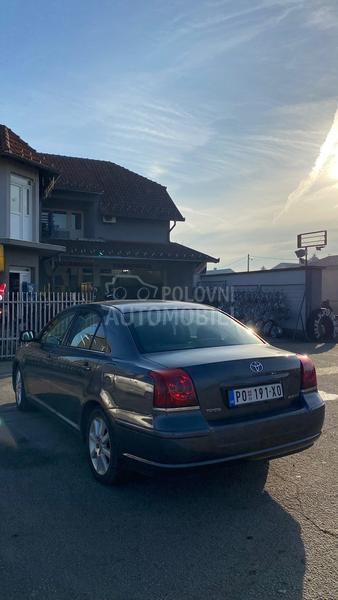 Toyota Avensis 