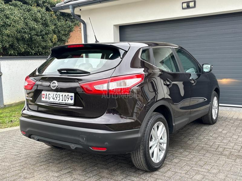 Nissan Qashqai 1.2 / CH /164 800k m