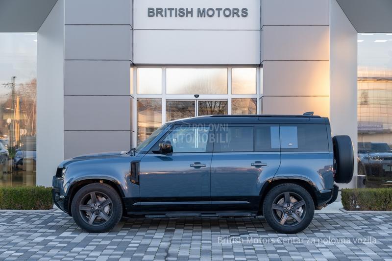 Land Rover Defender 