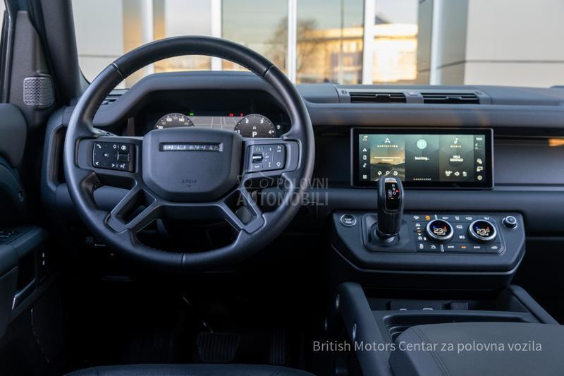 Land Rover Defender 