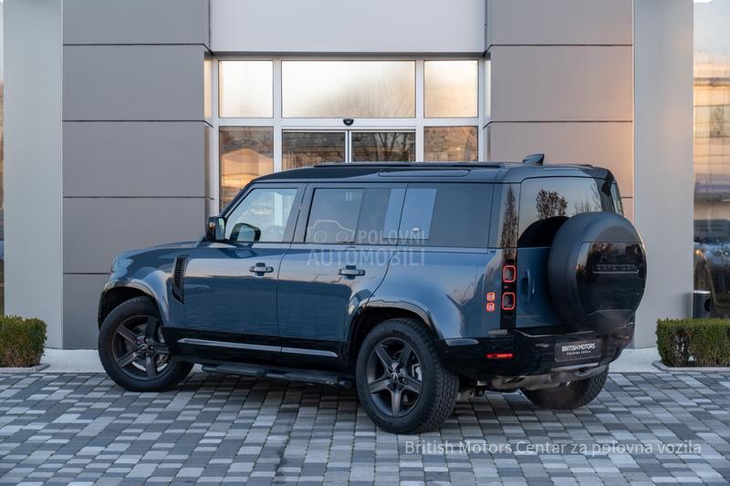 Land Rover Defender 