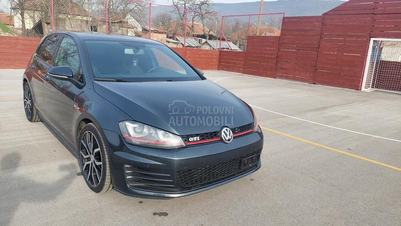 Volkswagen Golf 7 2.0 GTI