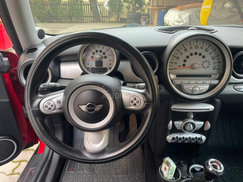 MINI Cooper 1.6