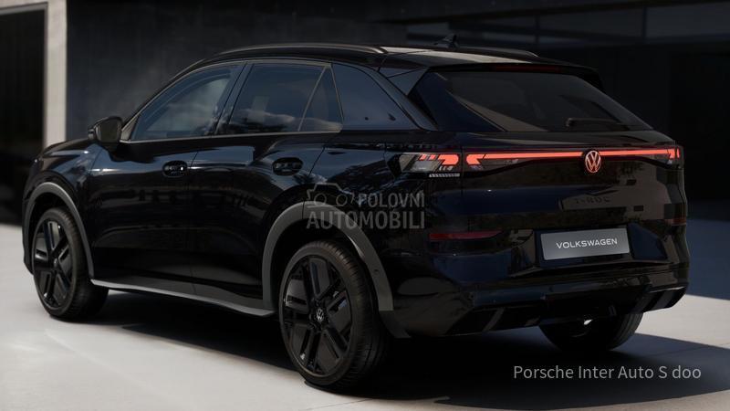 Volkswagen T-Roc 1.5 eTSI DSG R-LINE