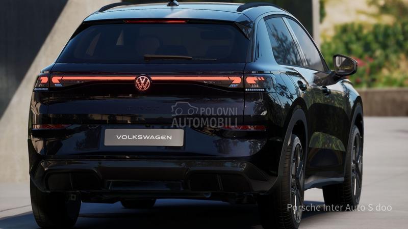 Volkswagen T-Roc 1.5 eTSI DSG R-LINE