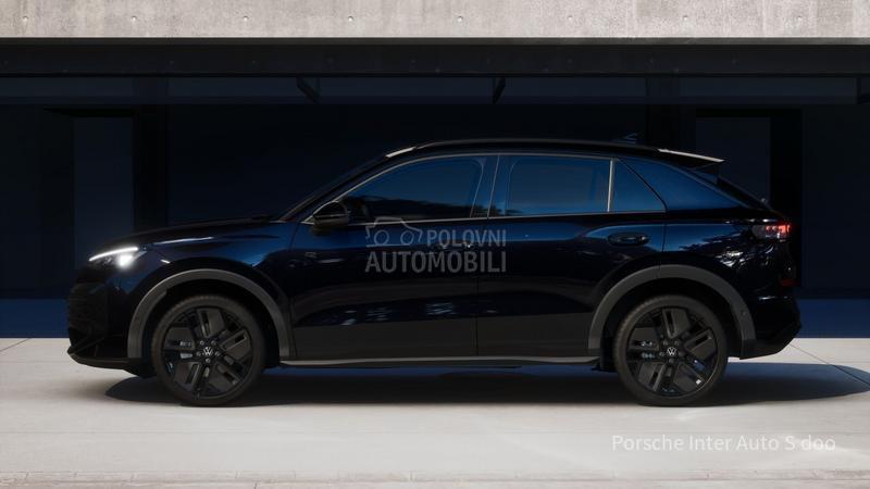 Volkswagen T-Roc 1.5 eTSI DSG R-LINE