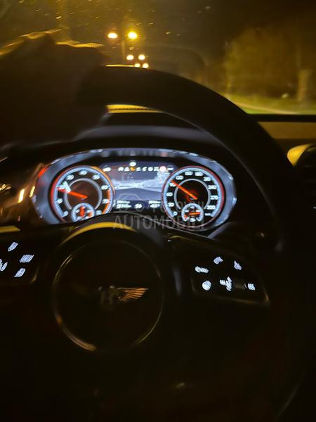 Bentley Bentayga w12