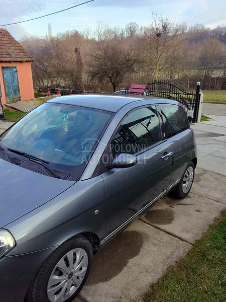 Lancia Ypsilon 