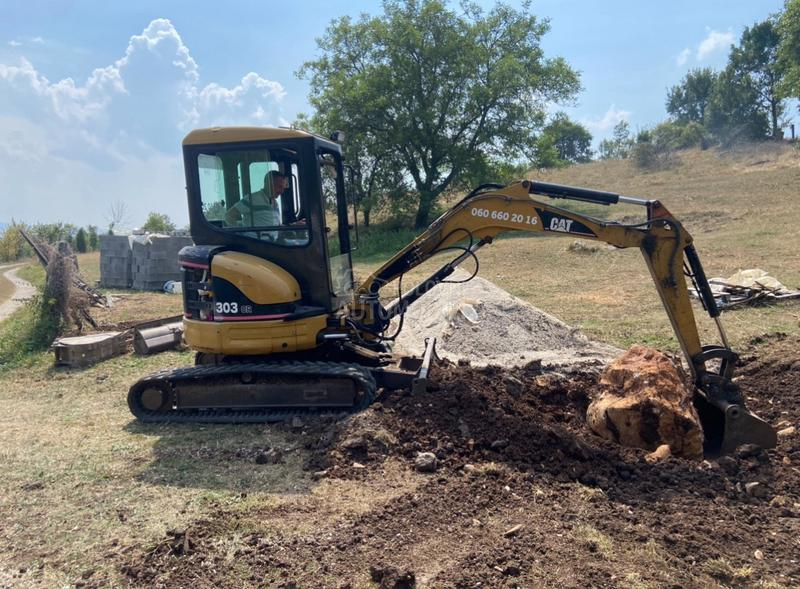 Mercedes Benz mini bager catepilar