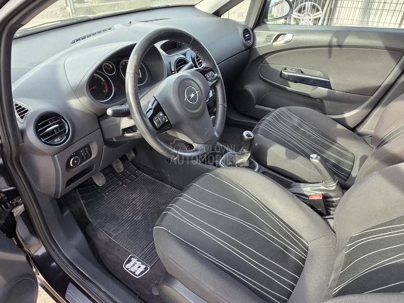 Opel Corsa D 1.3 M JET