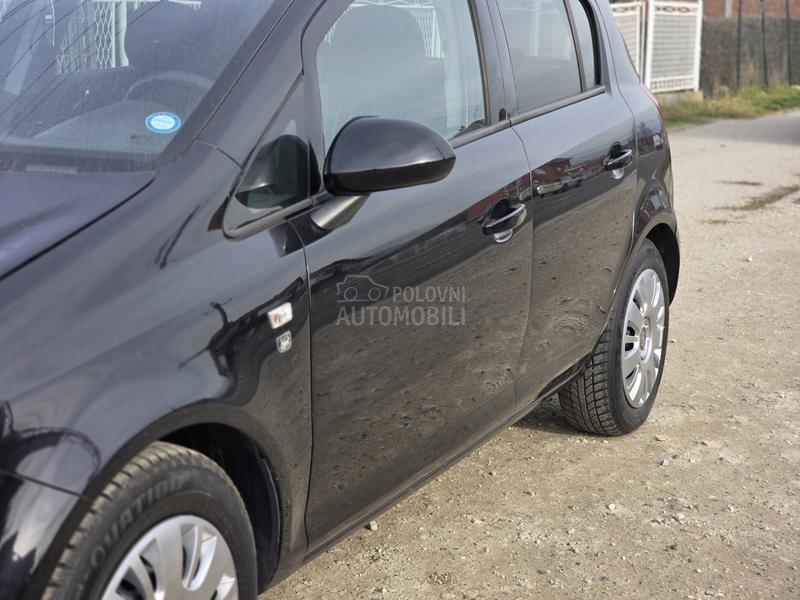 Opel Corsa D 1.3 M JET