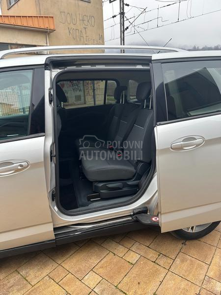 Ford C-Max Ford C-Max Grand 1.0