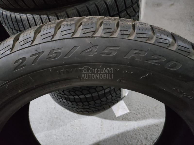 Pirelli 305/40 R20 Zimska