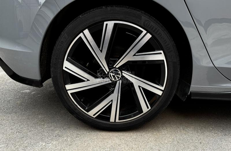 Volkswagen Golf 8 R-Line 1.5 eTSI