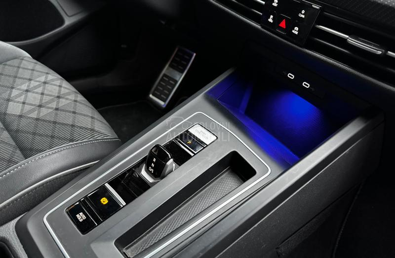 Volkswagen Golf 8 R-Line 1.5 eTSI