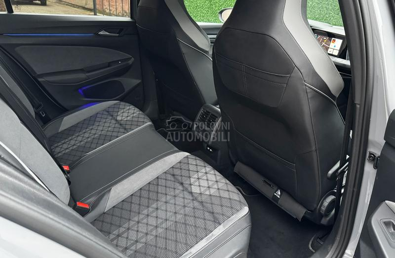 Volkswagen Golf 8 R-Line 1.5 eTSI