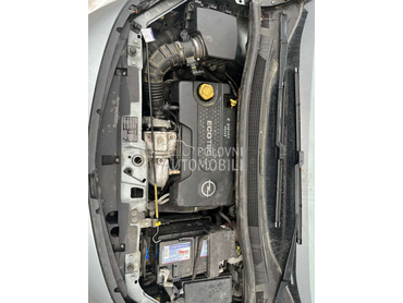 Poklopac motora za Opel Meriva od 2011. do 2016. god.