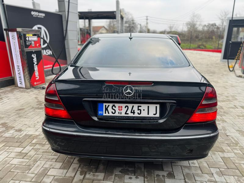 Mercedes Benz E 220 