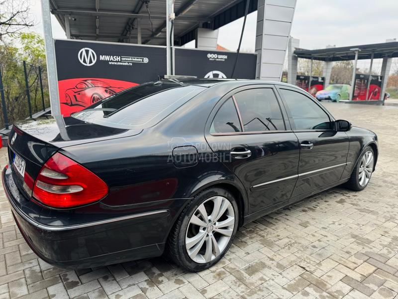Mercedes Benz E 220 