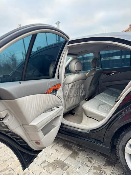 Mercedes Benz E 220 